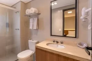 INTERCITYJARDINS-luxonovobanheiro2-rgvf7ci4g1oy5wwt12asqswwya6njwrre3qhp3ijm8